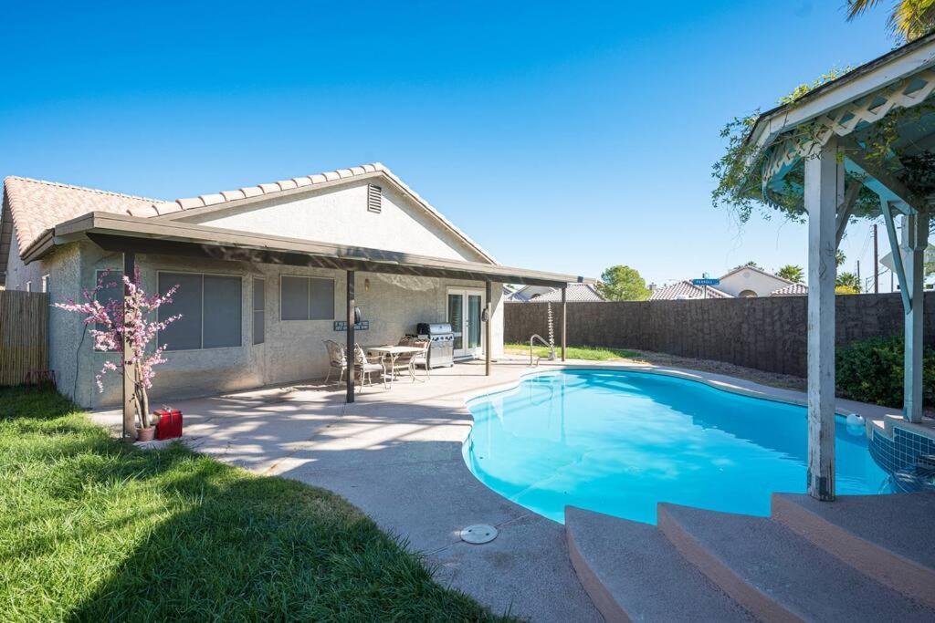 Modern Home! Pool & Jacuzzi Las Vegas Eksteriør billede